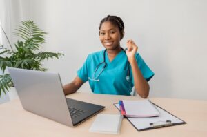 Quels sont les avantages du télésecrétariat médical pour les professionnels de santé ?