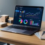 Espace de travail dédié à la recherche de niche en dropshipping avec ordinateur portable et tendances
