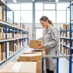 Entrepot europeen d'un fournisseur dropshipping avec colis prets a expedier